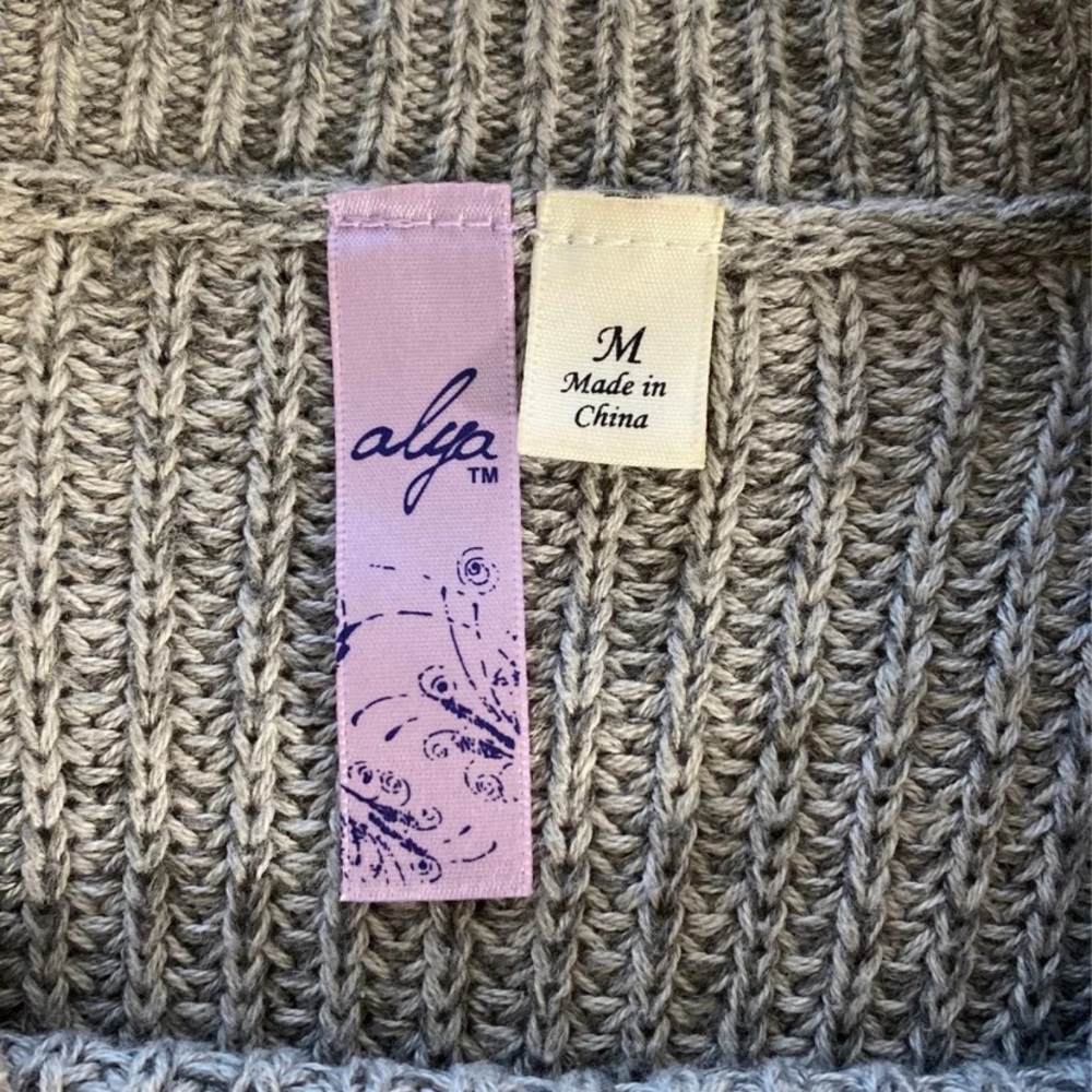 Sweater - Picture 2 of 4